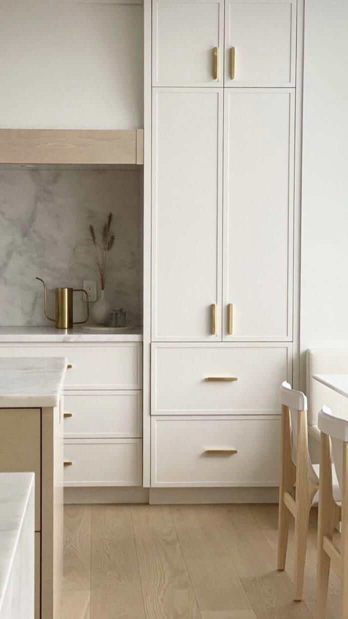 White Slim Shaker